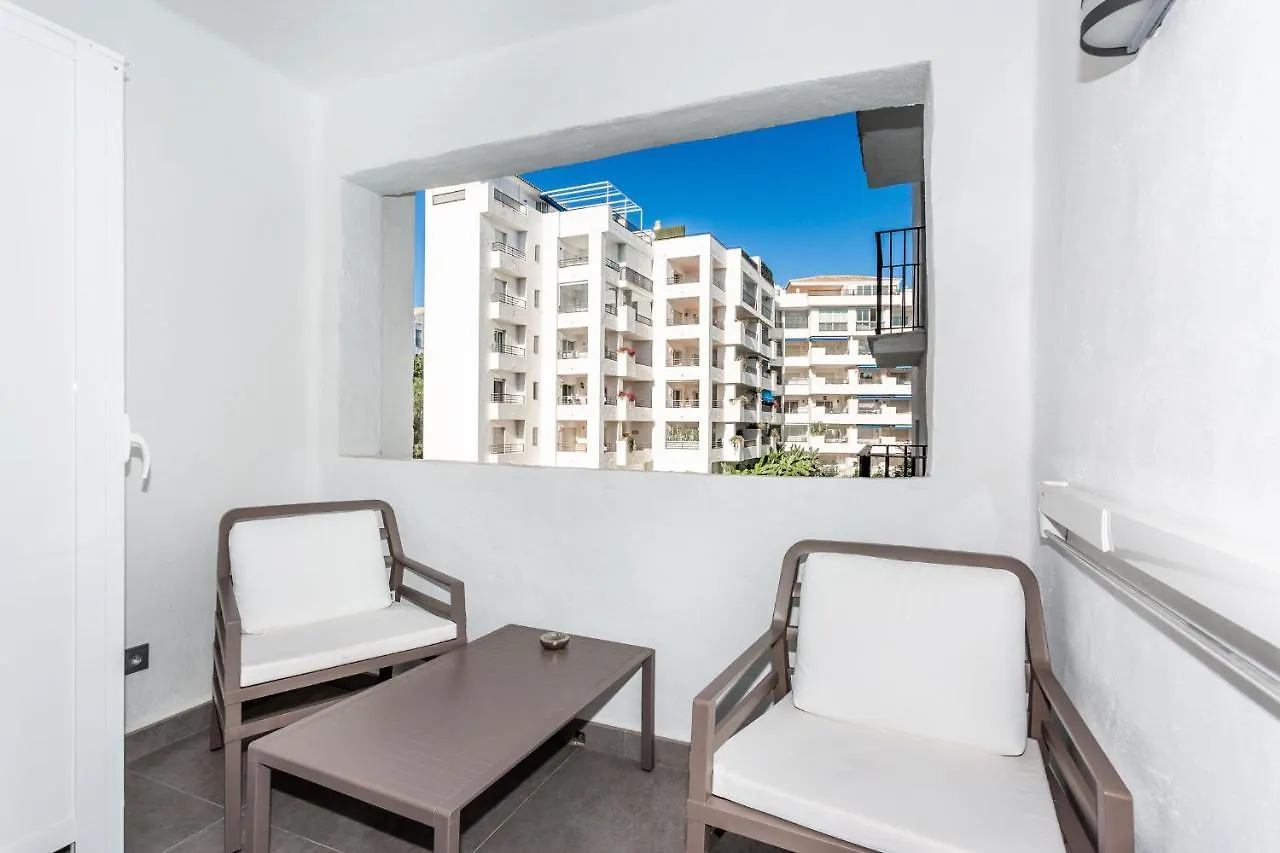 By Riva - Cozy, Contemporary Studio In Puerto Banus Gardens Marbella 0*,  Espanha