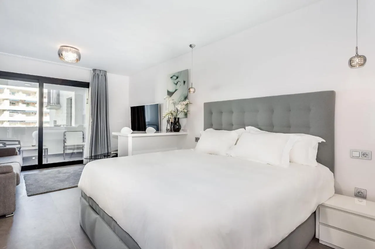By Riva - Cozy, Contemporary Studio In Puerto Banus Gardens Marbella