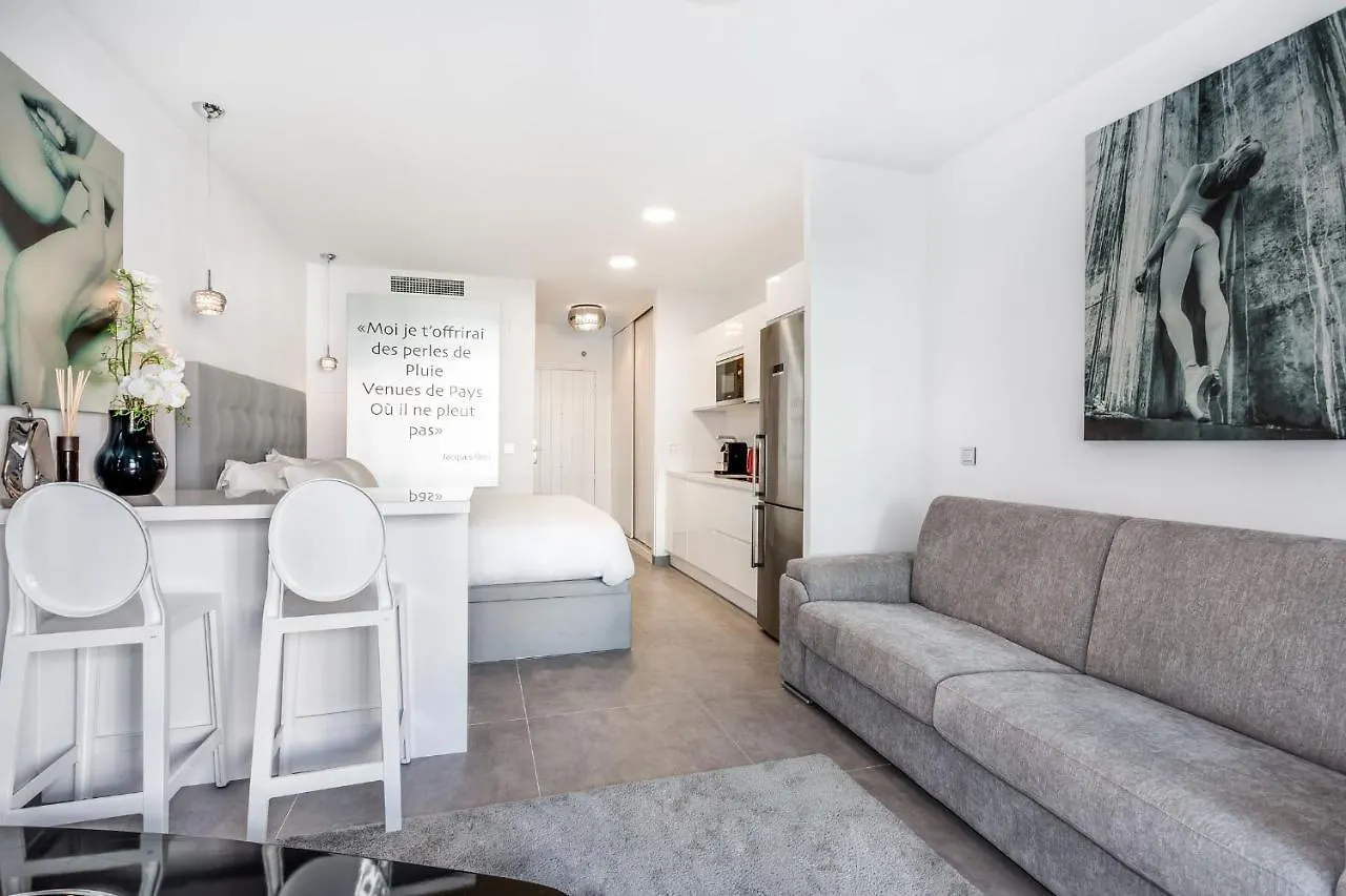 By Riva - Cozy, Contemporary Studio In Puerto Banus Gardens Marbella 0*,  Espanha